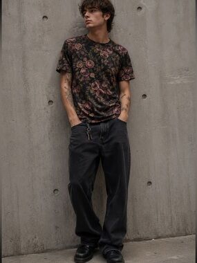 Super Massive Rose Floral Graphic Tee Men’s M Dark Goth Streetwear